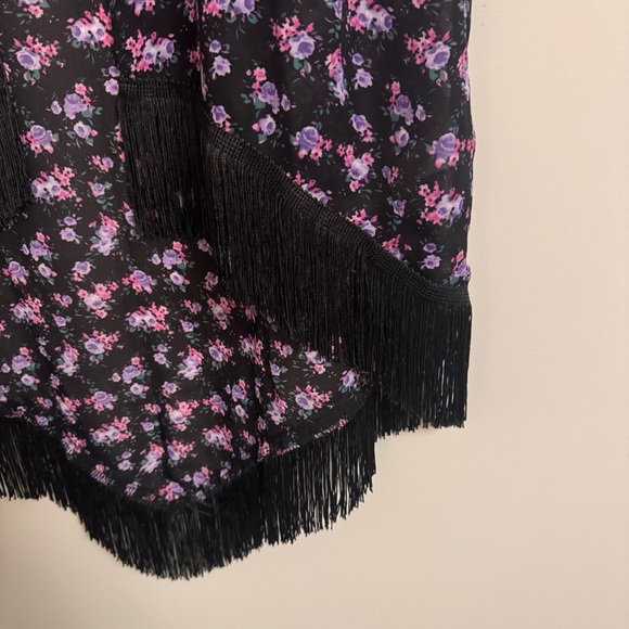 Romeo & Juliet Floral and Fringe Open Front Kimono Robe - Women’s Small - Medium - Picture 3 of 7